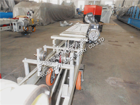 Máquina cuadrada movible de la bajada de aguas, rollo de la chapa 3KW que forma las máquinas
